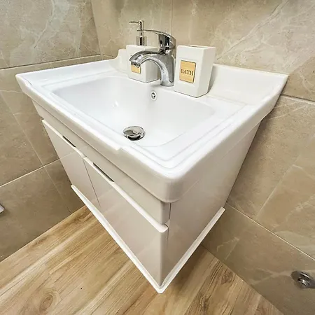 Cafex 815 Apartment Golem (Tirana)