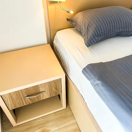 Cafex 815 Apartment