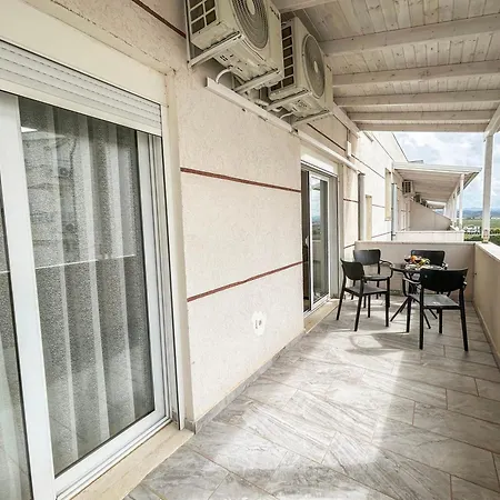 Cafex 815 Apartment Golem (Tirana)